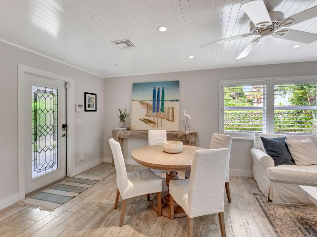 Home for rent at 14 NE 5th Street - photo 5879661