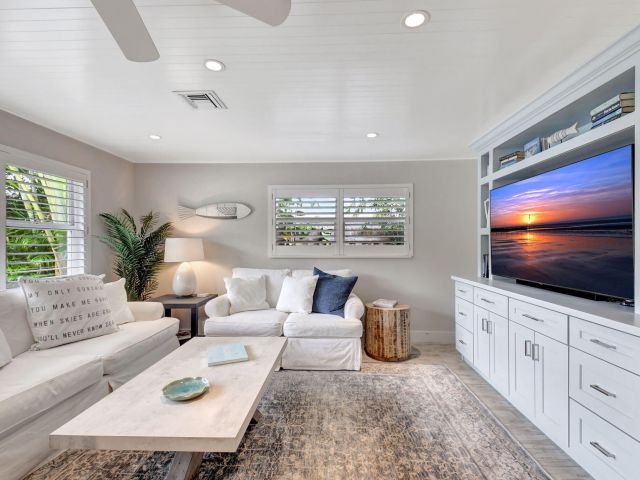 Home for rent at 14 NE 5th Street - photo 5879664