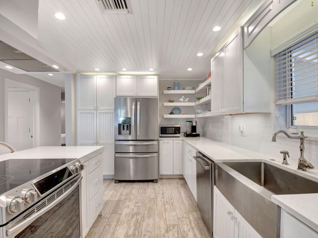 Home for rent at 14 NE 5th Street - photo 5879665