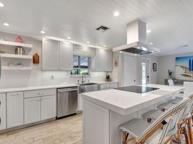 Home for rent at 14 NE 5th Street - photo 5879667