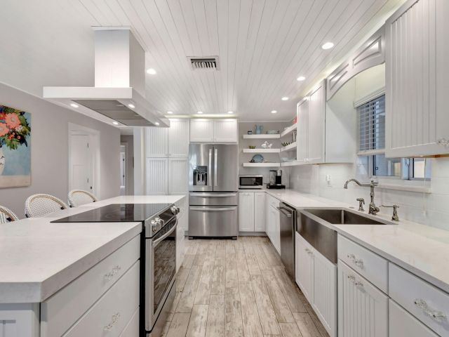 Home for rent at 14 NE 5th Street - photo 5879670