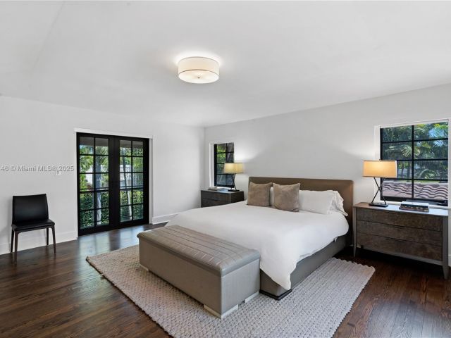 Home for sale at 100 E Dilido Dr - photo 5871894