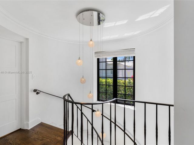 Home for sale at 100 E Dilido Dr - photo 5871895