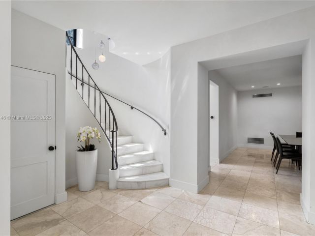 Home for sale at 100 E Dilido Dr - photo 5871896