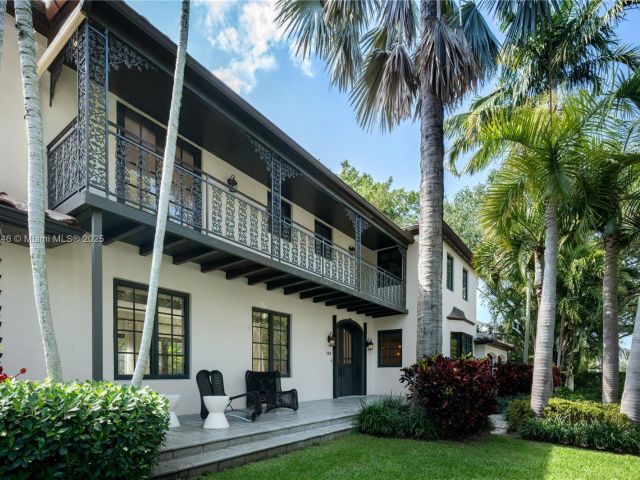 Home for sale at 100 E Dilido Dr - photo 5871907