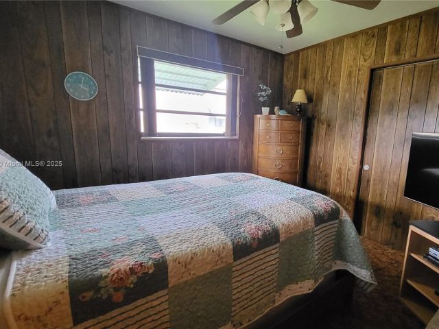 3-bedroom home for sale in Hollywood - 521 N 70th Way - MondialRealty