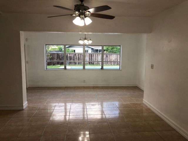 Home for sale at 520 E Campus Cir - photo 6003497