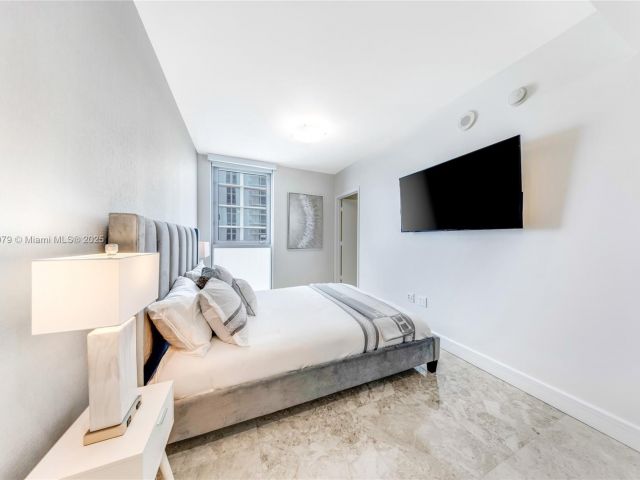 Apartment for sale  Unit #2401 - photo 5935943