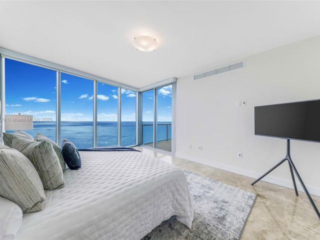 Apartment for sale  Unit #2401 - photo 5935947