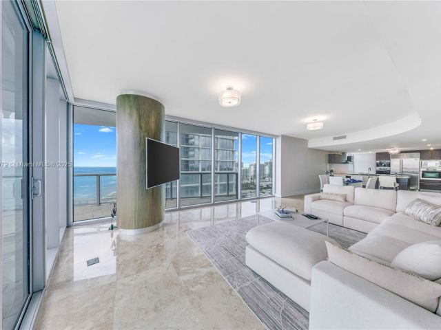 Apartment for sale  Unit #2401 - photo 5935955