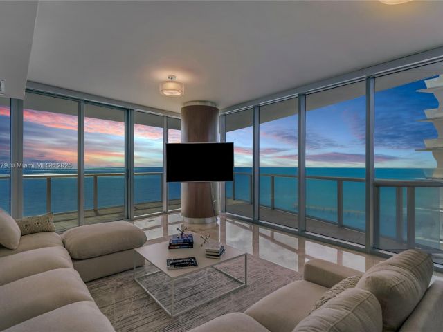 Apartment for sale  Unit #2401 - photo 5935957