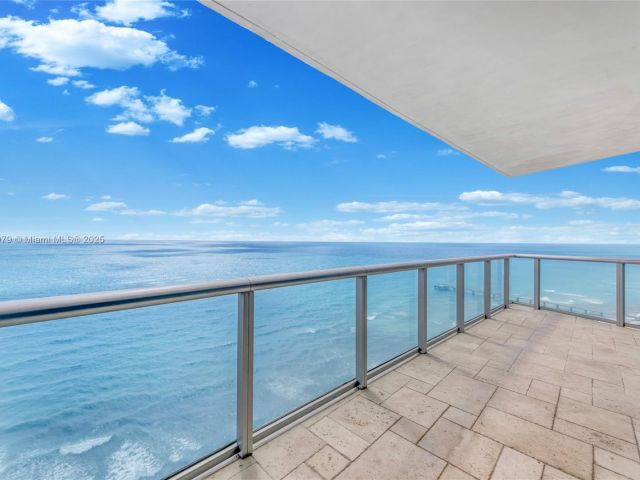 Apartment for sale  Unit #2401 - photo 5935960