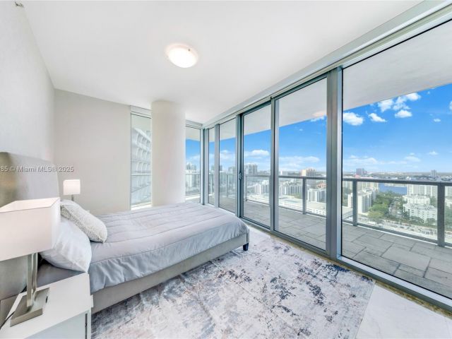 Apartment for rent  Unit #2401 - photo 5935922