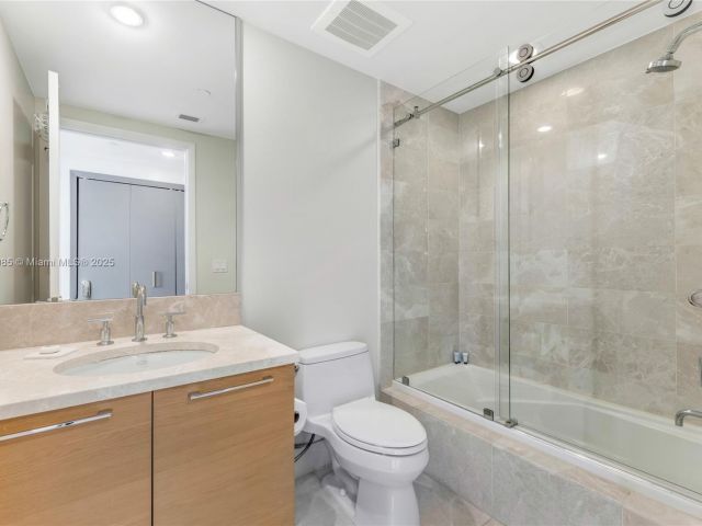 Apartment for rent  Unit #2401 - photo 5935923