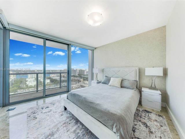 Apartment for rent  Unit #2401 - photo 5935924