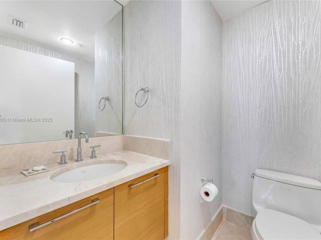 Apartment for rent  Unit #2401 - photo 5935927