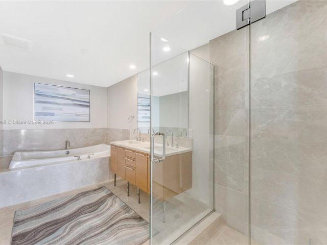 Apartment for rent  Unit #2401 - photo 5935929