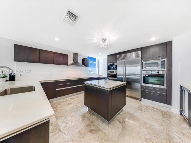 Apartment for rent  Unit #2401 - photo 5935932