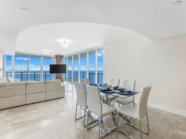 Apartment for rent  Unit #2401 - photo 5935933