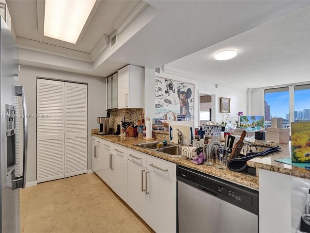 Apartment for sale  Unit #2507 - photo 5908811