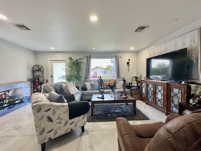 Home for sale at 946 Mcintosh Street - photo 5865463