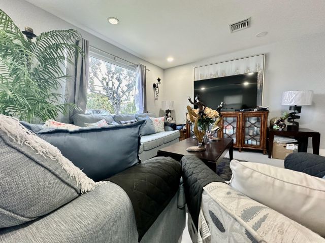 Home for sale at 946 Mcintosh Street - photo 5865464