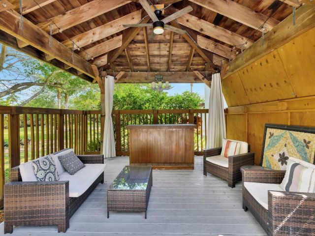 Home for sale at 2017 N Dixie Hwy - photo 5995798