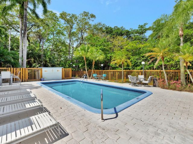 Home for sale at 2017 N Dixie Hwy - photo 5995799