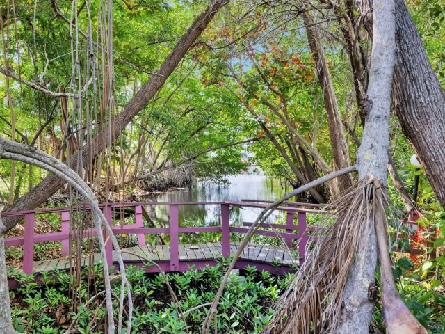 Home for sale at 2017 N Dixie Hwy - photo 5995800