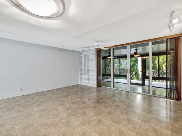 Home for sale at 2017 N Dixie Hwy - photo 5995807