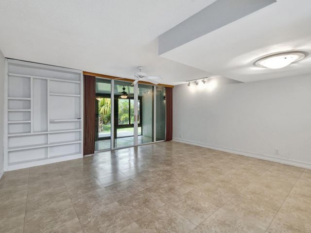 Home for sale at 2017 N Dixie Hwy - photo 5995808