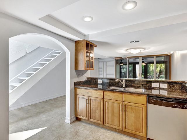 Home for sale at 2017 N Dixie Hwy - photo 5995814