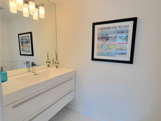 Apartment for sale  Unit #1-TH - photo 5915666