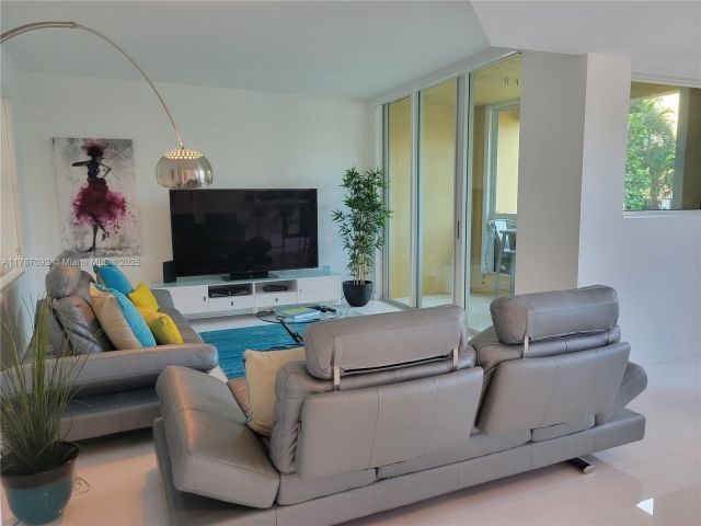 Apartment for sale  Unit #1-TH - photo 5915672