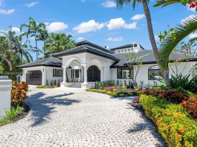 Home for sale at 2561 Lucille Dr - photo 6271001