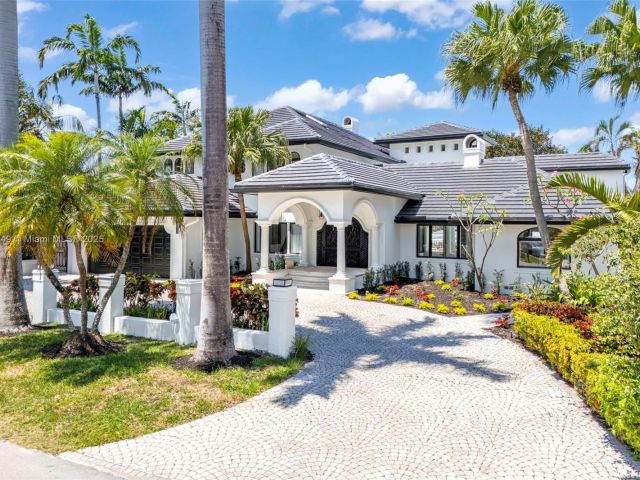 Home for sale at 2561 Lucille Dr - photo 6271002