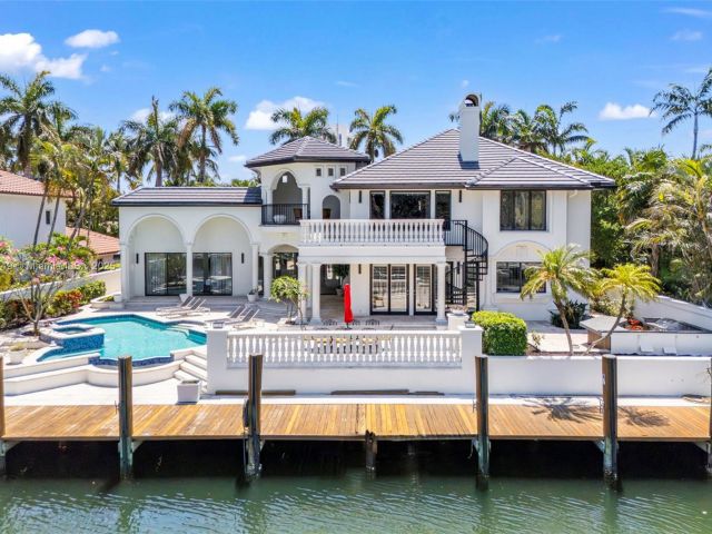 Home for sale at 2561 Lucille Dr - photo 6271008