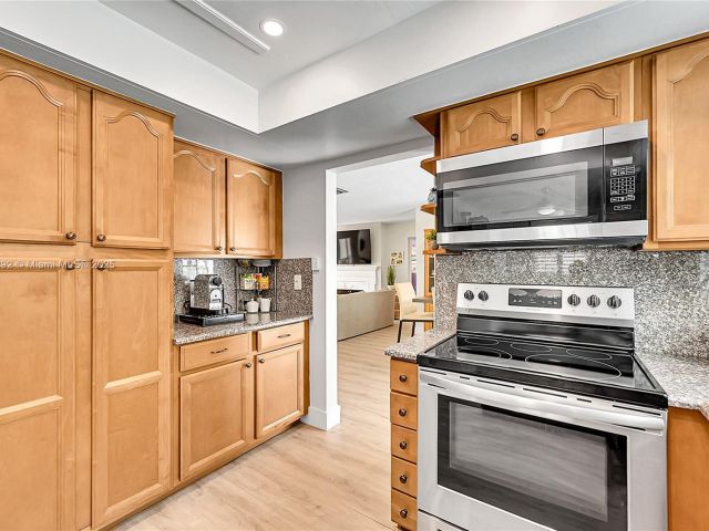 Home for sale at 2133 NE 63rd Ct - photo 5890256