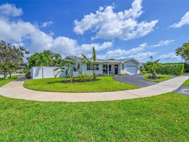 Home for sale at 2133 NE 63rd Ct - photo 5890267