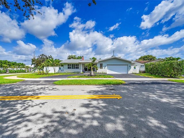 Home for sale at 2133 NE 63rd Ct - photo 5890268