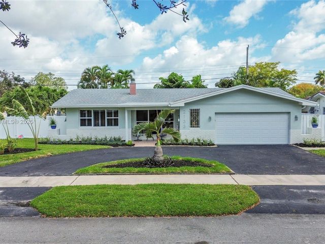 Home for sale at 2133 NE 63rd Ct - photo 5890270