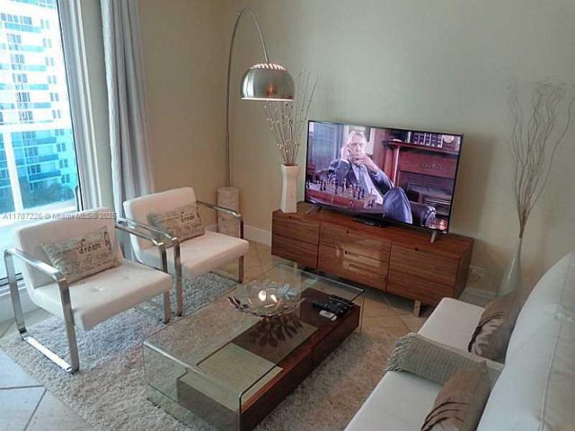 Apartment for rent  Unit #1221 - photo 6044159