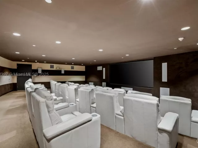 1-bedroom condo for sale in Miami - 900 Biscayne Blvd 2410 - MondialRealty