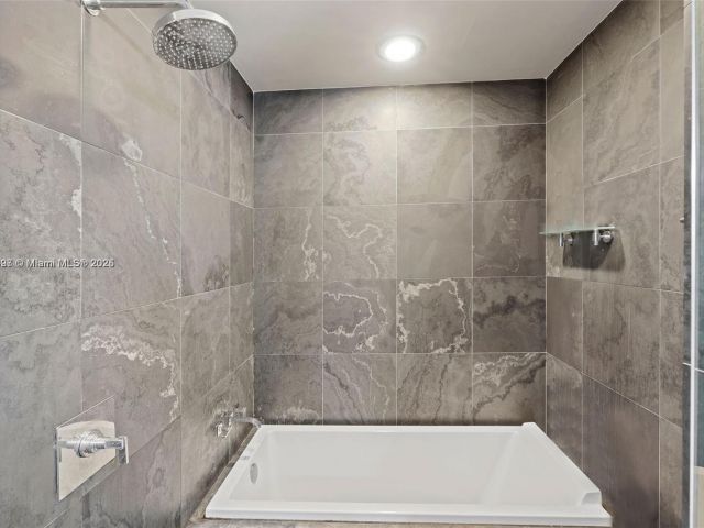 Apartment for sale  Unit #2410 - photo 5920098