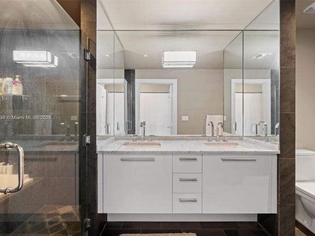 Apartment for sale  Unit #2410 - photo 5920101