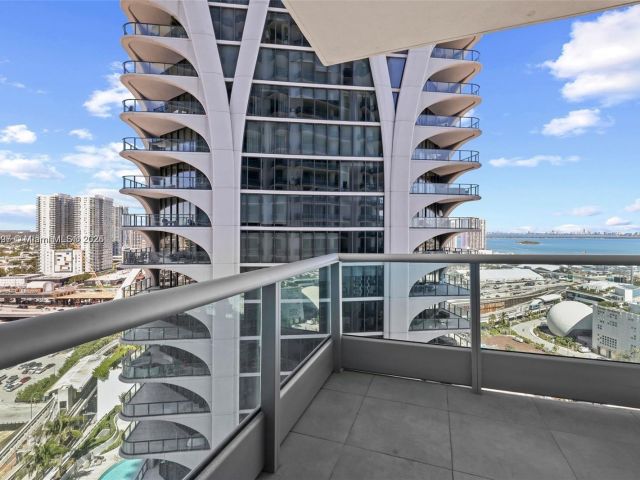 Apartment for sale  Unit #2410 - photo 5920104