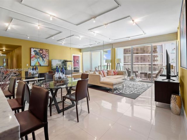 Apartment for sale  Unit #2410 - photo 5920111