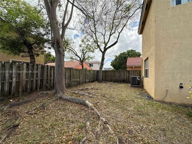 Home for sale at 1930 SE 14th Ct - photo 5870125