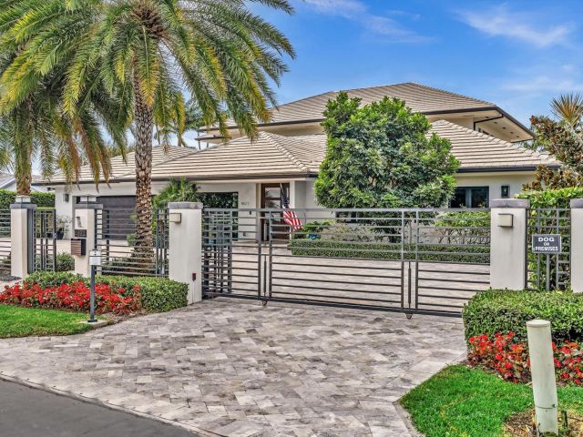 Home for sale at 4621 NE 25th Ave - photo 5934847