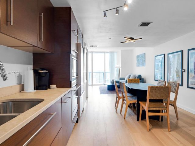 Apartment for rent  Unit #3911 - photo 5961945